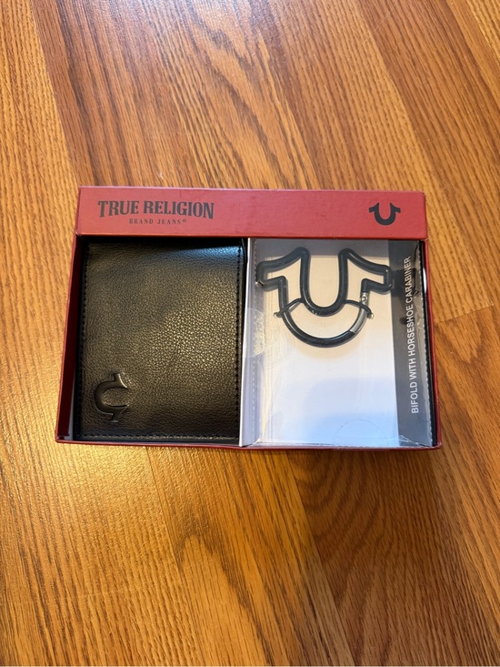 New True Religion Black Leather Bifold Wallet with Key Ring Accent